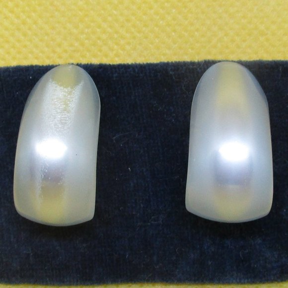 RICHELIEU STERLING SILVER Earrings Richelieu Blue Moonglow1/2 Hoop Screw Back - Picture 1 of 15